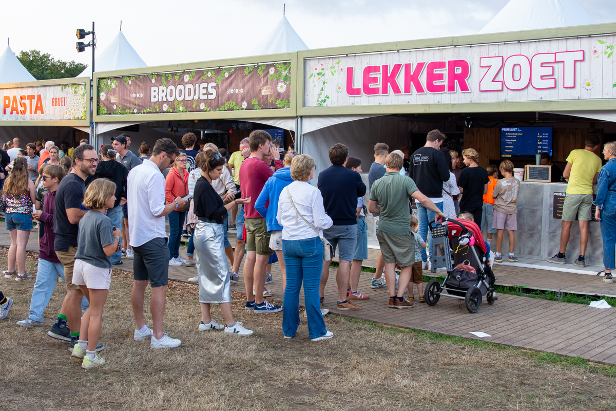 Sfeerbeelden dag 4 @ Rijvers Festival 2024, picture 14, photographed by Dimitri Vanlommel - FrontView Magazine