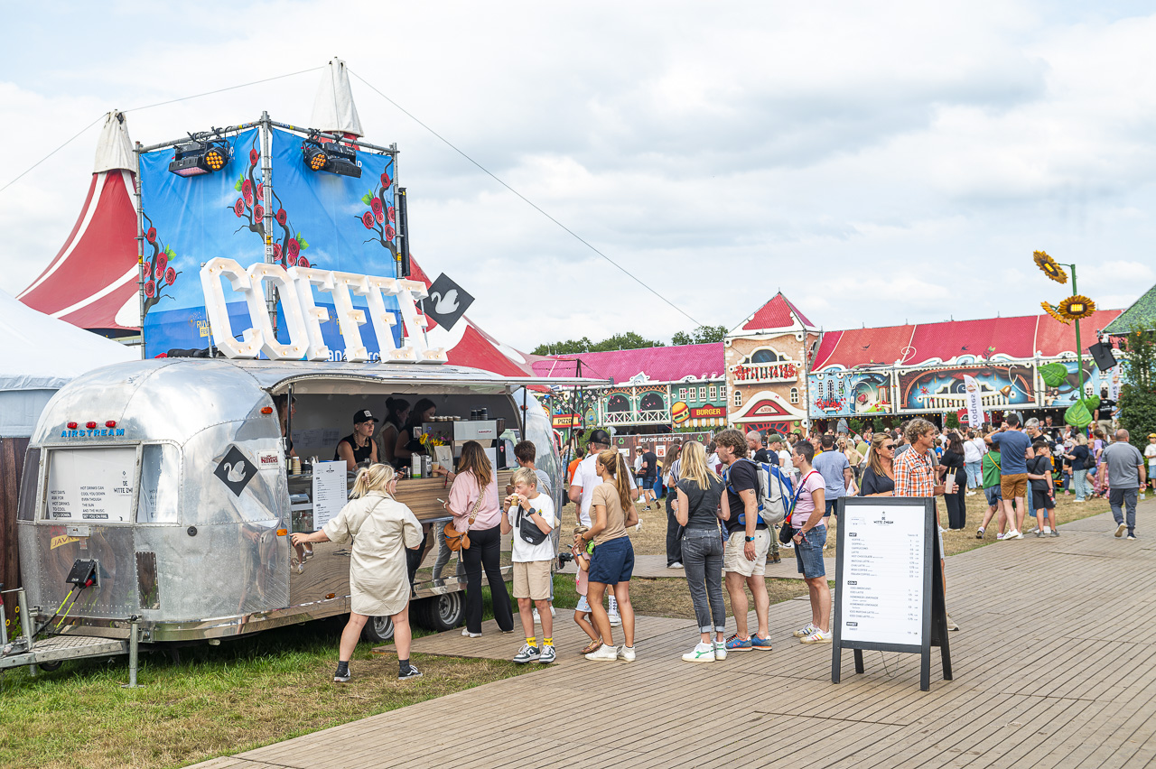 Sfeerbeelden dag 4 @ Rijvers Festival 2024, picture 20, photographed by Dimitri Vanlommel - FrontView Magazine