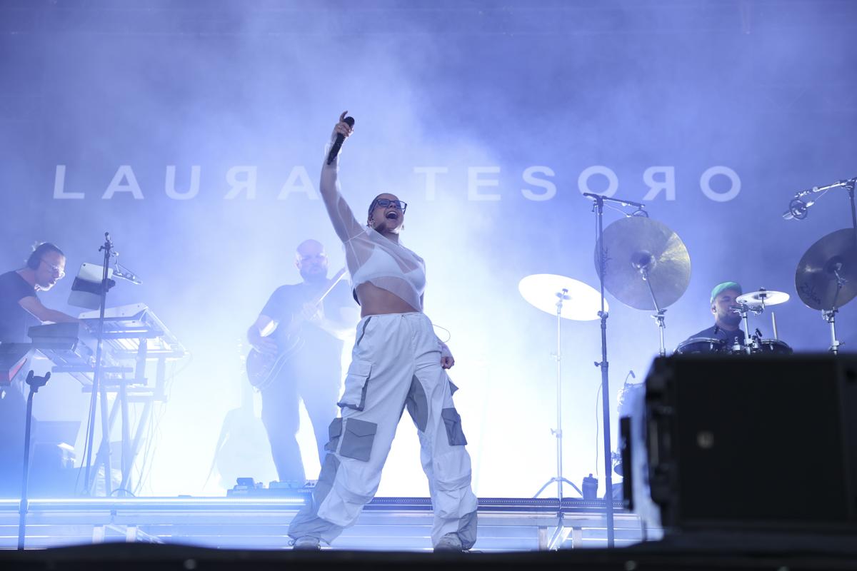 Laura Tesoro @ Beveren buiten, picture 3, photographed by Peter Casie - FrontView Magazine