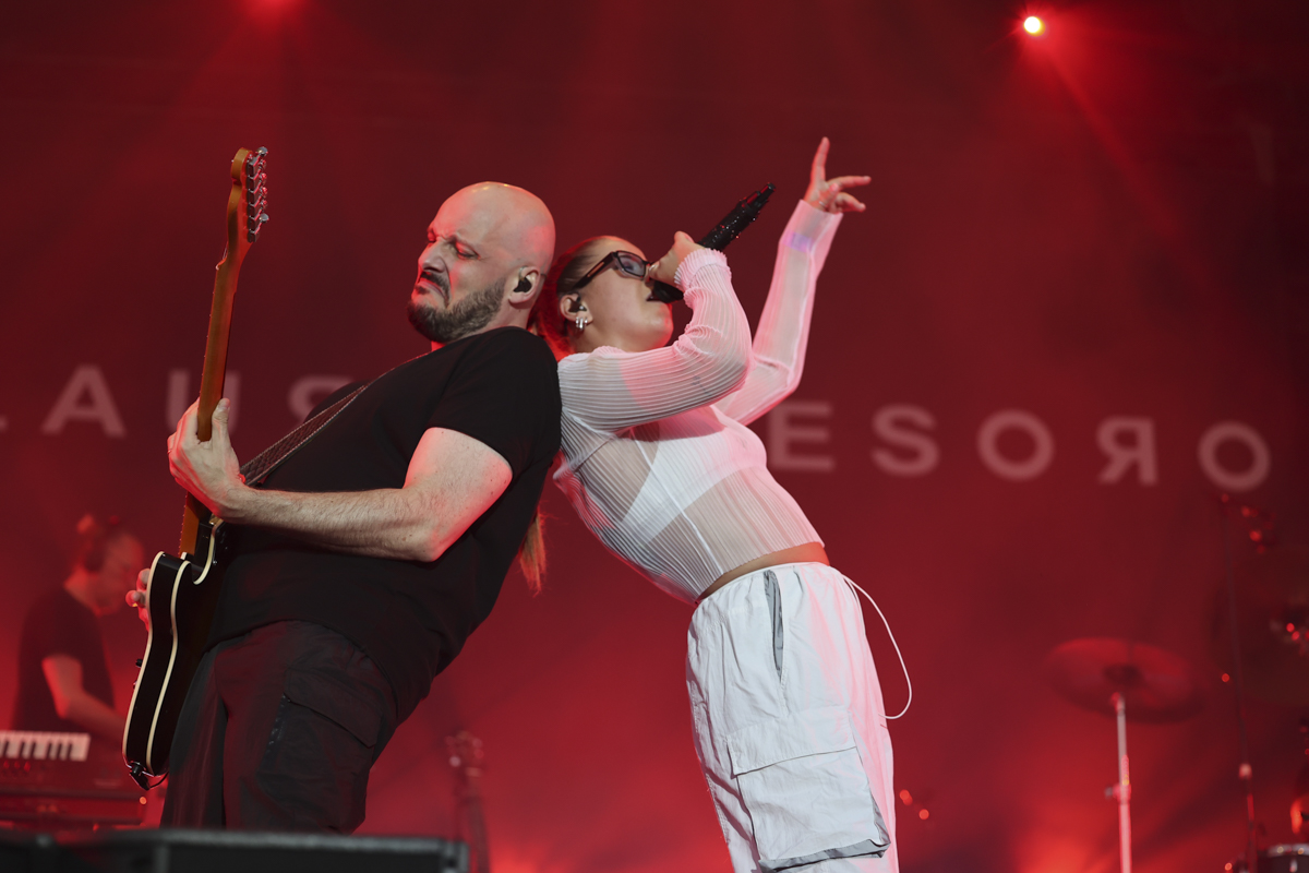 Laura Tesoro @ Beveren buiten, picture 10, photographed by Peter Casie - FrontView Magazine