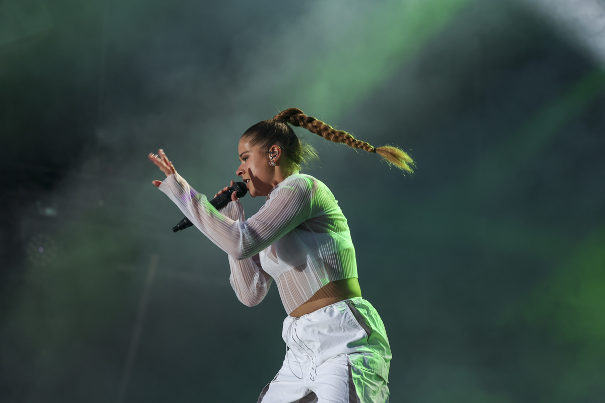 Laura Tesoro @ Beveren buiten, picture 14, photographed by Peter Casie - FrontView Magazine