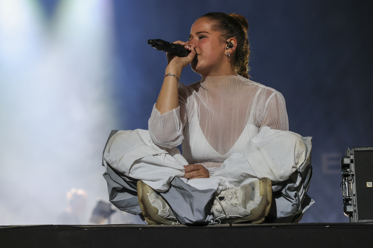Laura Tesoro @ Beveren buiten, picture 31, photographed by Peter Casie - FrontView Magazine