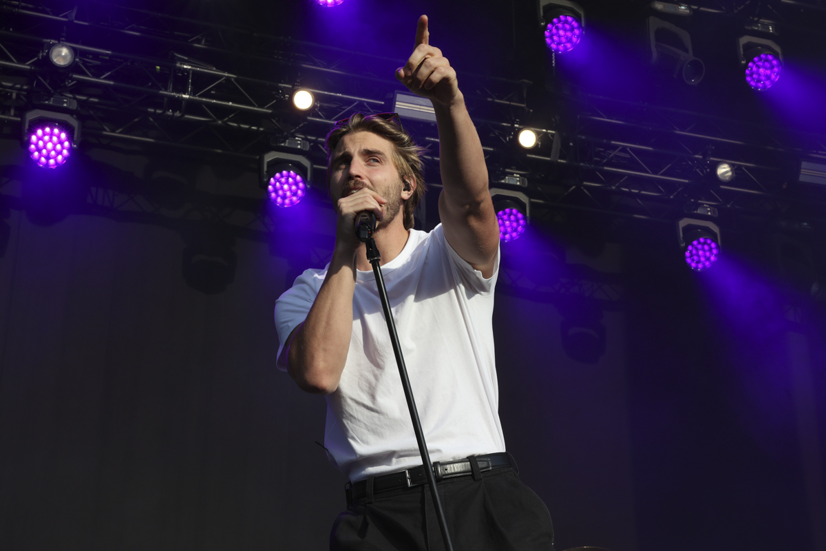 Maksim @ Beveren buiten, foto 1, foto's door Peter Casie - FrontView Magazine