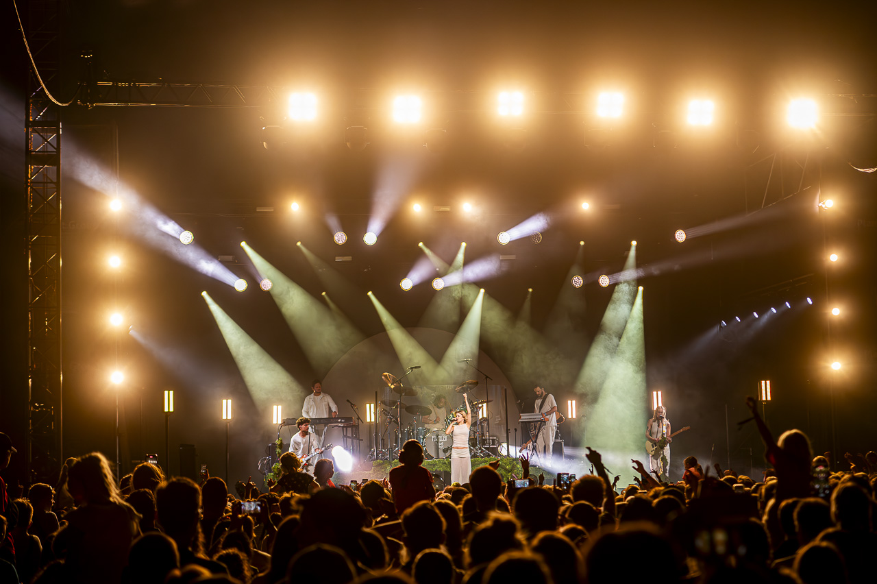 Pommelien Thijs @ Rijvers Festival 2024, picture 21, photographed by Dimitri Vanlommel - FrontView Magazine