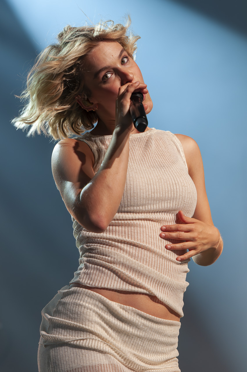 Pommelien Thijs @ Rijvers Festival 2024, picture 25, photographed by Dimitri Vanlommel - FrontView Magazine