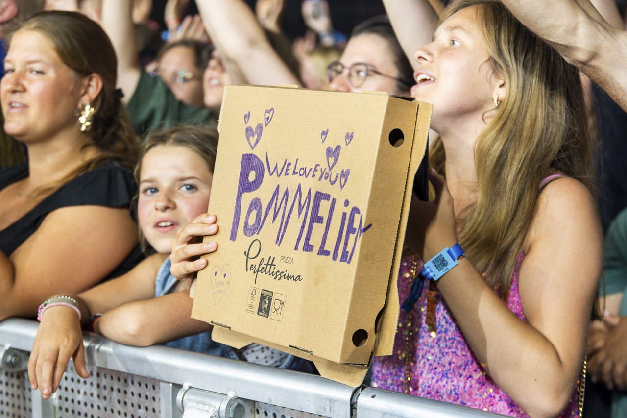 Pommelien Thijs @ Rijvers Festival 2024, picture 28, photographed by Dimitri Vanlommel - FrontView Magazine
