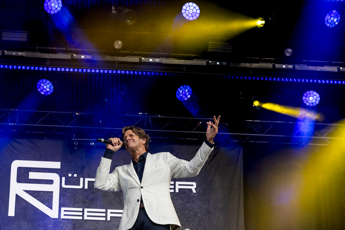 Günther Neefs @ Maanrock 2024, picture 5, photographed by Marc Verdonck - FrontView Magazine
