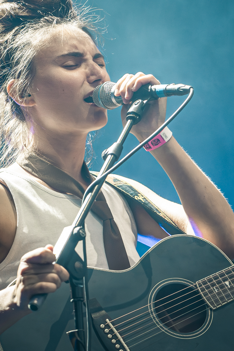 Kids With Buns @ Maanrock 2024, foto 9, foto's door Jelle Meersschaut - FrontView Magazine