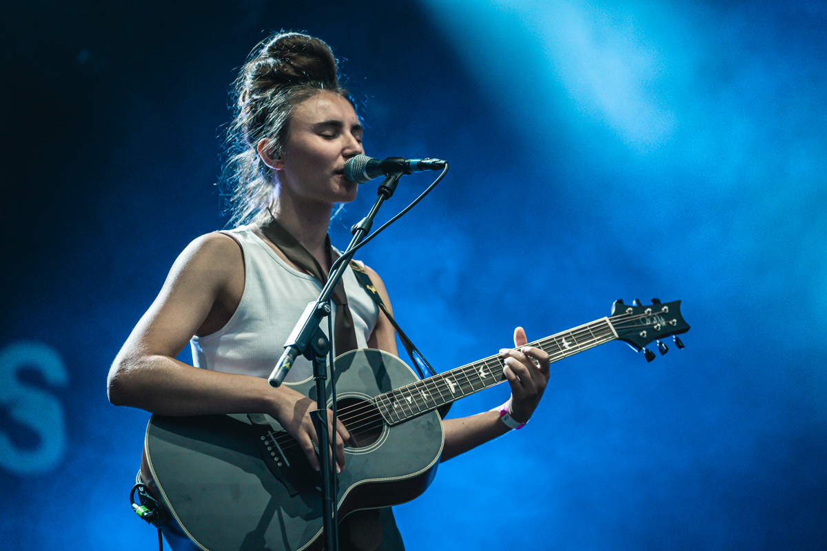 Kids With Buns @ Maanrock 2024, foto 10, foto's door Jelle Meersschaut - FrontView Magazine
