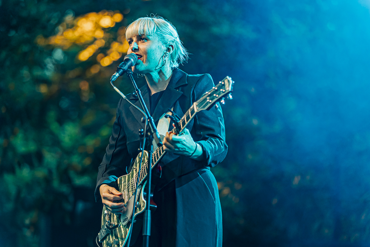 Liz Stringer @ OLT Rivierenhof, picture 8, photographed by Peter Smet - FrontView Magazine