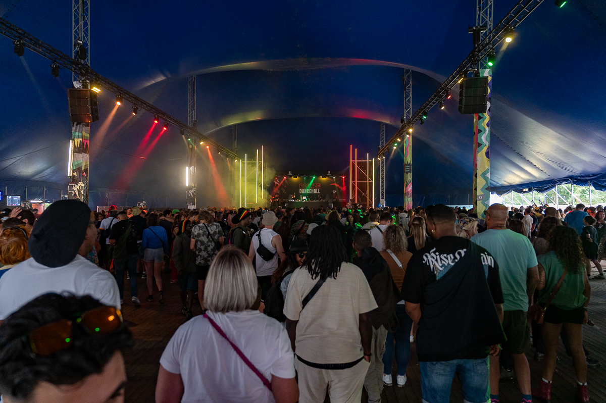 Sfeertjes Dag 2 @ Reggae Geel, picture 6, photographed by Luc Klinckaert - FrontView Magazine