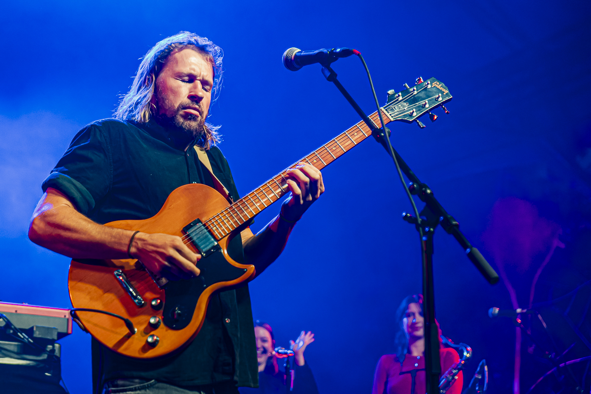 The Teskey Brothers @ OLT Rivierenhof, picture 12, photographed by Peter Smet - FrontView Magazine