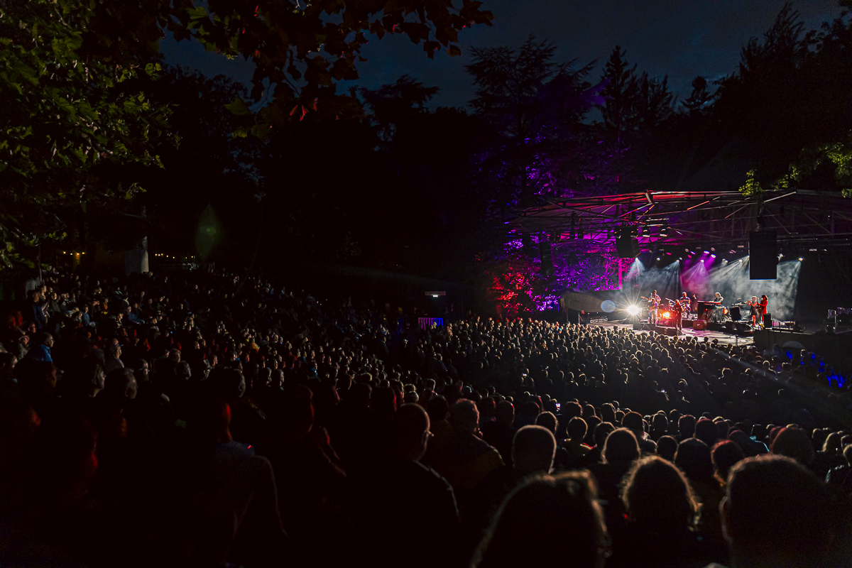 The Teskey Brothers @ OLT Rivierenhof, picture 24, photographed by Peter Smet - FrontView Magazine