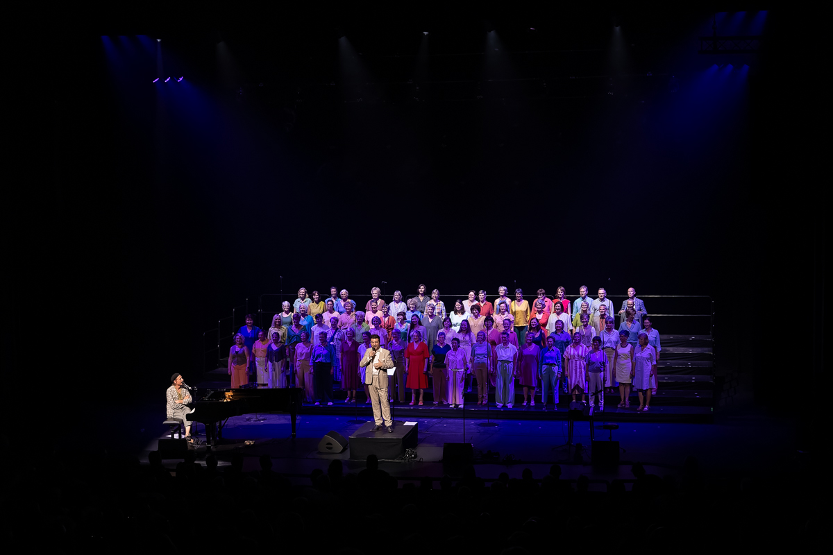 Bent Van Looy in Koor @ Stadsschouwburg Antwerpen, foto 5, foto's door David Johnson - FrontView Magazine