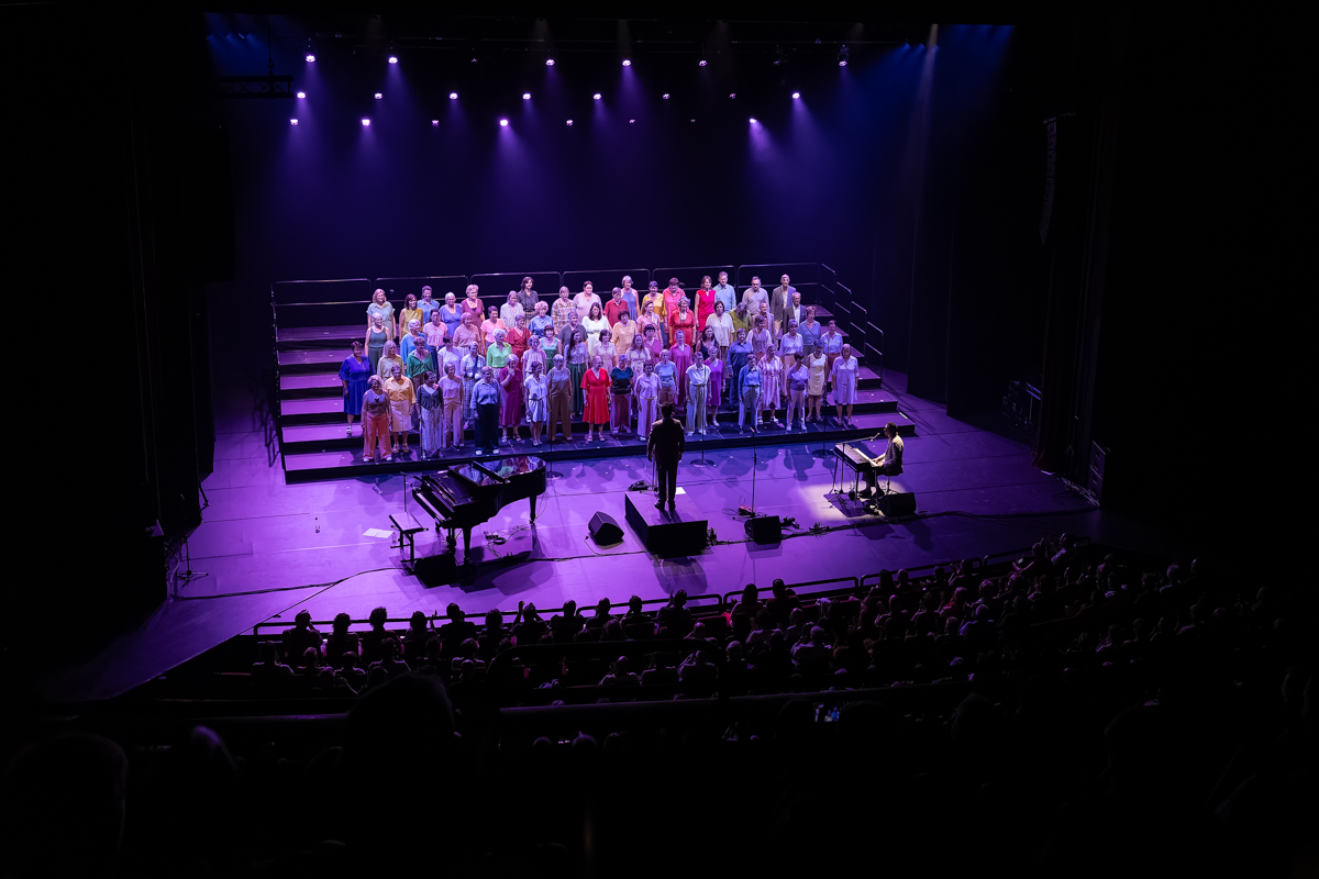 Bent Van Looy in Koor @ Stadsschouwburg Antwerpen, foto 7, foto's door David Johnson - FrontView Magazine