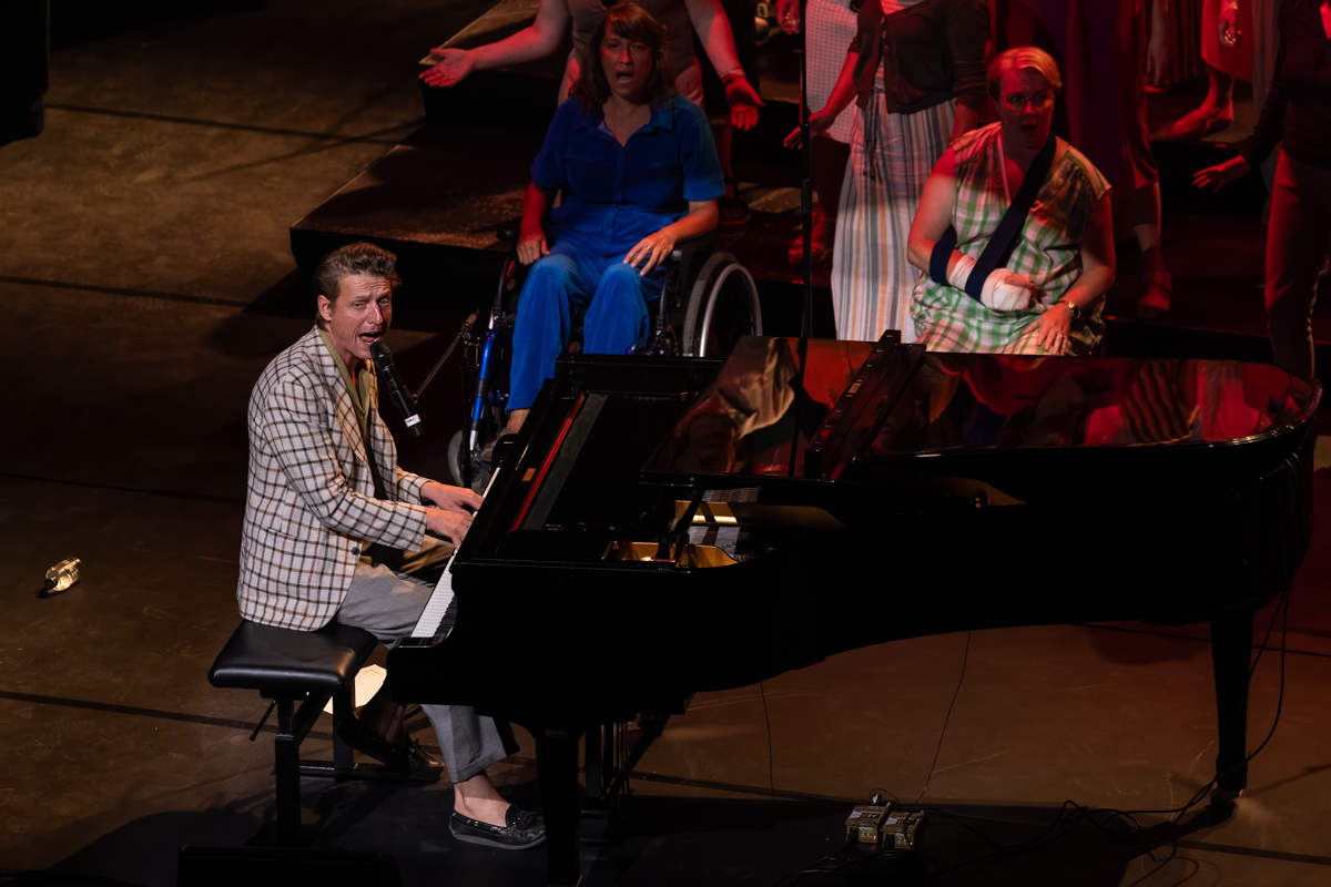 Bent Van Looy in Koor @ Stadsschouwburg Antwerpen, foto 17, foto's door David Johnson - FrontView Magazine