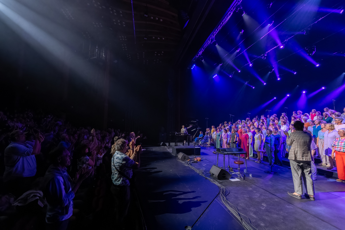 Bent Van Looy in Koor @ Stadsschouwburg Antwerpen, foto 24, foto's door David Johnson - FrontView Magazine