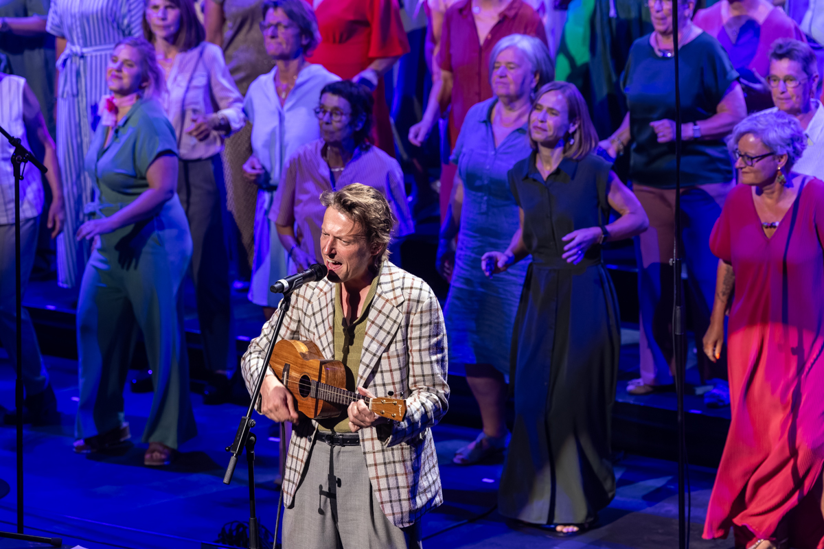 Bent Van Looy in Koor @ Stadsschouwburg Antwerpen, foto 25, foto's door David Johnson - FrontView Magazine