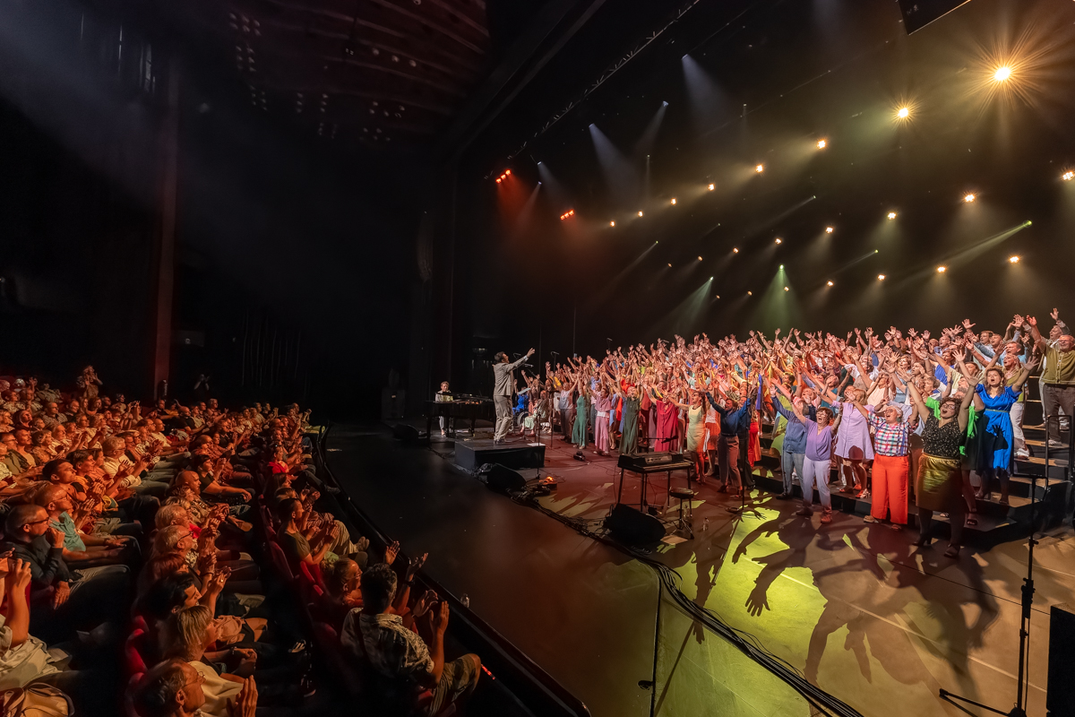 Bent Van Looy in Koor @ Stadsschouwburg Antwerpen, foto 33, foto's door David Johnson - FrontView Magazine