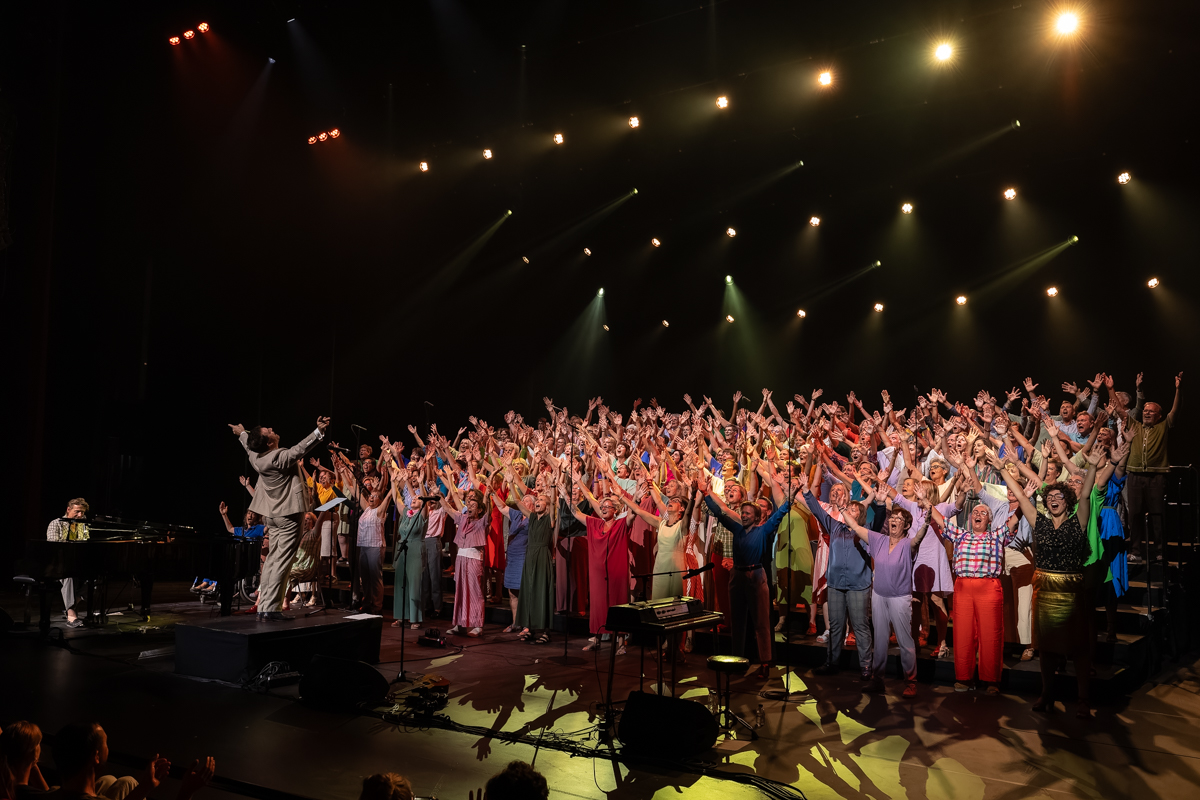 Bent Van Looy in Koor @ Stadsschouwburg Antwerpen, foto 36, foto's door David Johnson - FrontView Magazine