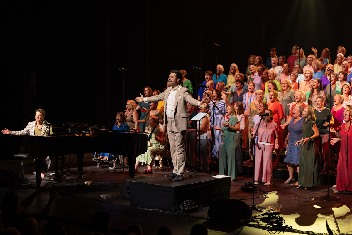Bent Van Looy in Koor @ Stadsschouwburg Antwerpen, foto 38, foto's door David Johnson - FrontView Magazine