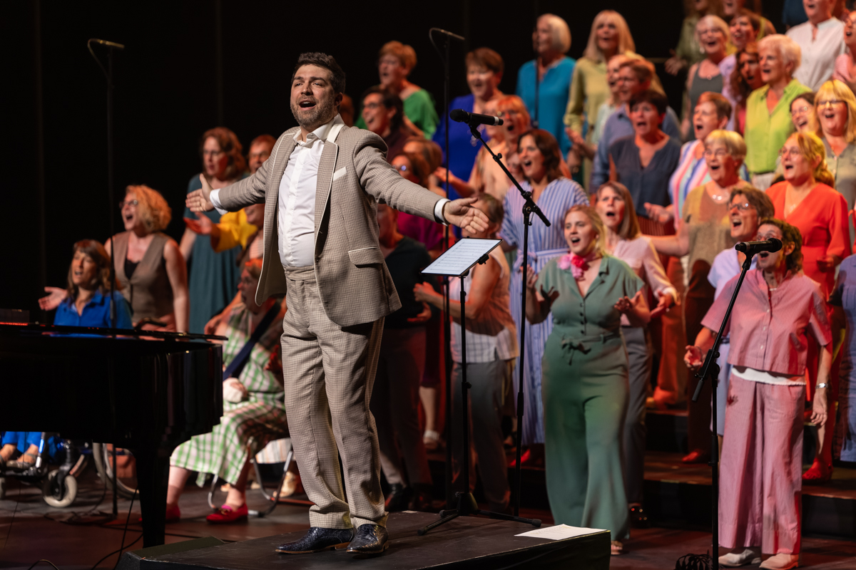 Bent Van Looy in Koor @ Stadsschouwburg Antwerpen, foto 39, foto's door David Johnson - FrontView Magazine