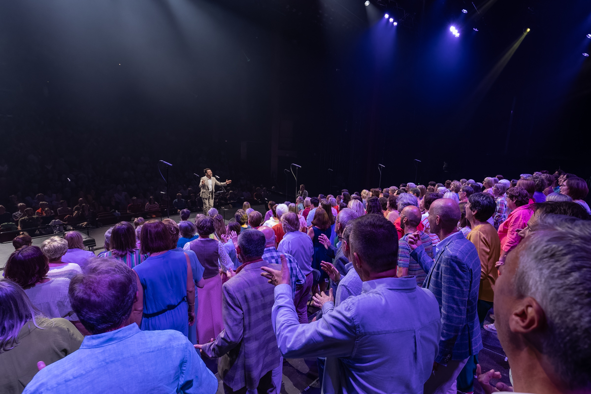 Bent Van Looy in Koor @ Stadsschouwburg Antwerpen, foto 44, foto's door David Johnson - FrontView Magazine