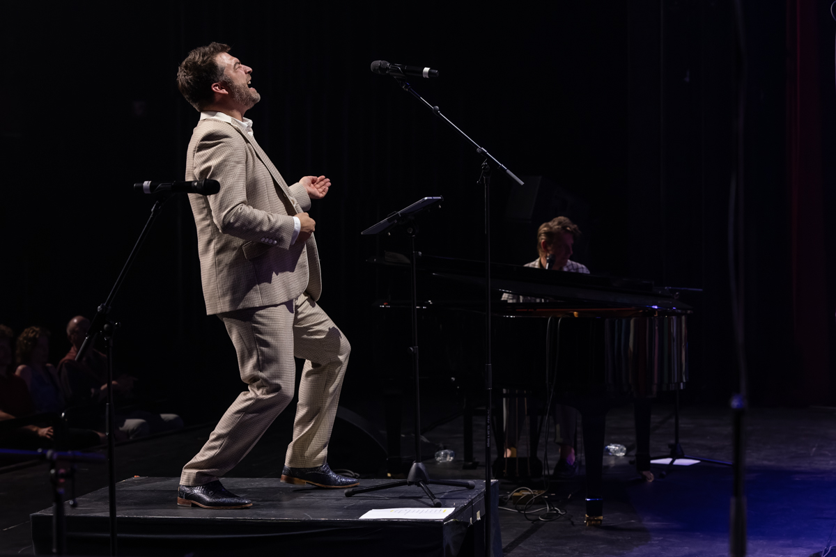 Bent Van Looy in Koor @ Stadsschouwburg Antwerpen, foto 51, foto's door David Johnson - FrontView Magazine