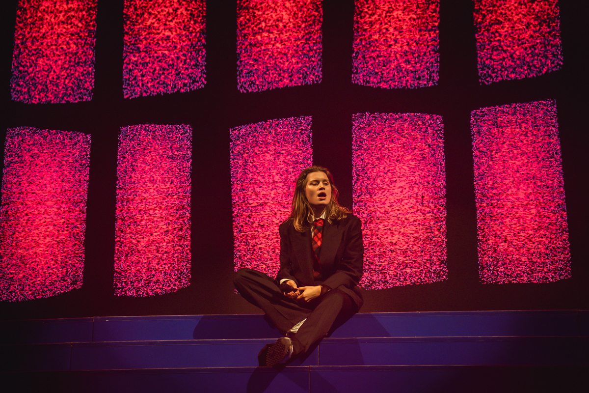 Girl In Red @ Vorst Nationaal, picture 4, photographed by Jelle Meersschaut - FrontView Magazine