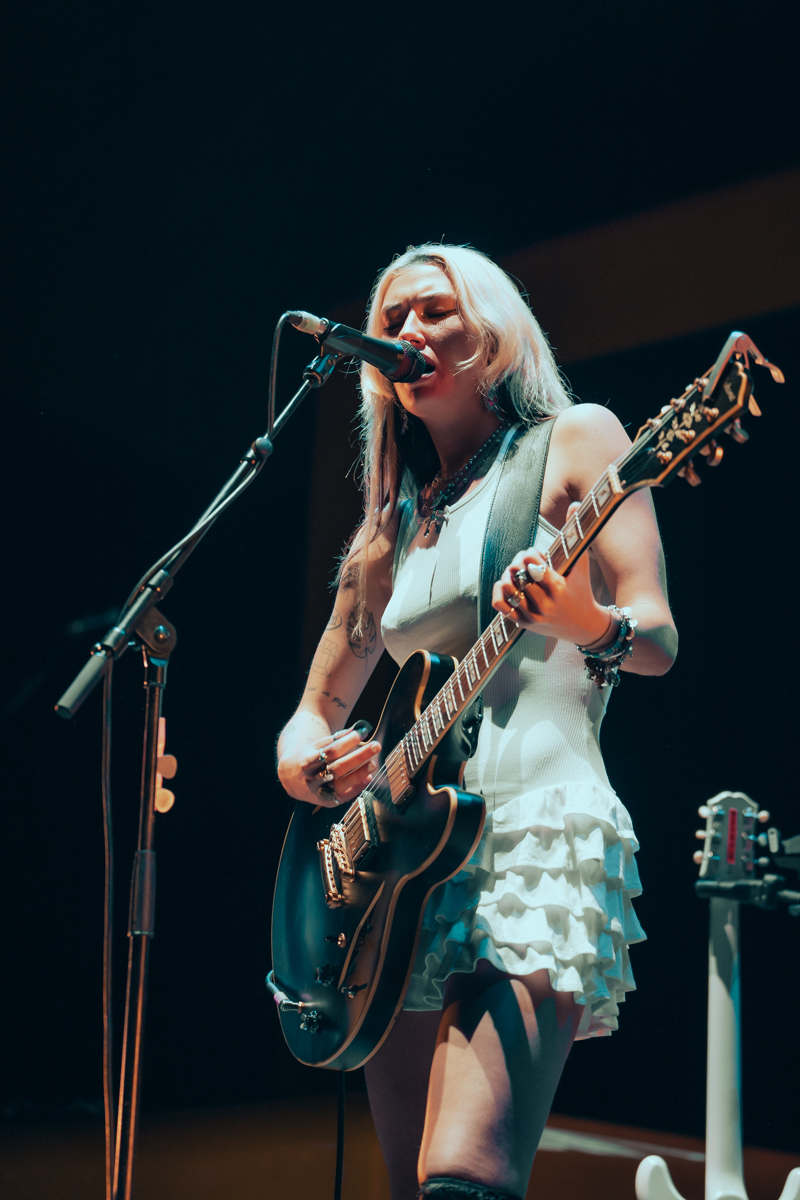Nieve Ella @ Vorst Nationaal, picture 1, photographed by Jelle Meersschaut - FrontView Magazine