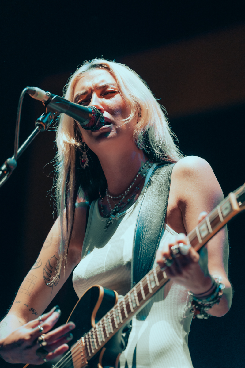Nieve Ella @ Vorst Nationaal, picture 2, photographed by Jelle Meersschaut - FrontView Magazine