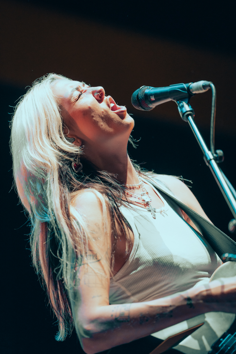Nieve Ella @ Vorst Nationaal, picture 9, photographed by Jelle Meersschaut - FrontView Magazine