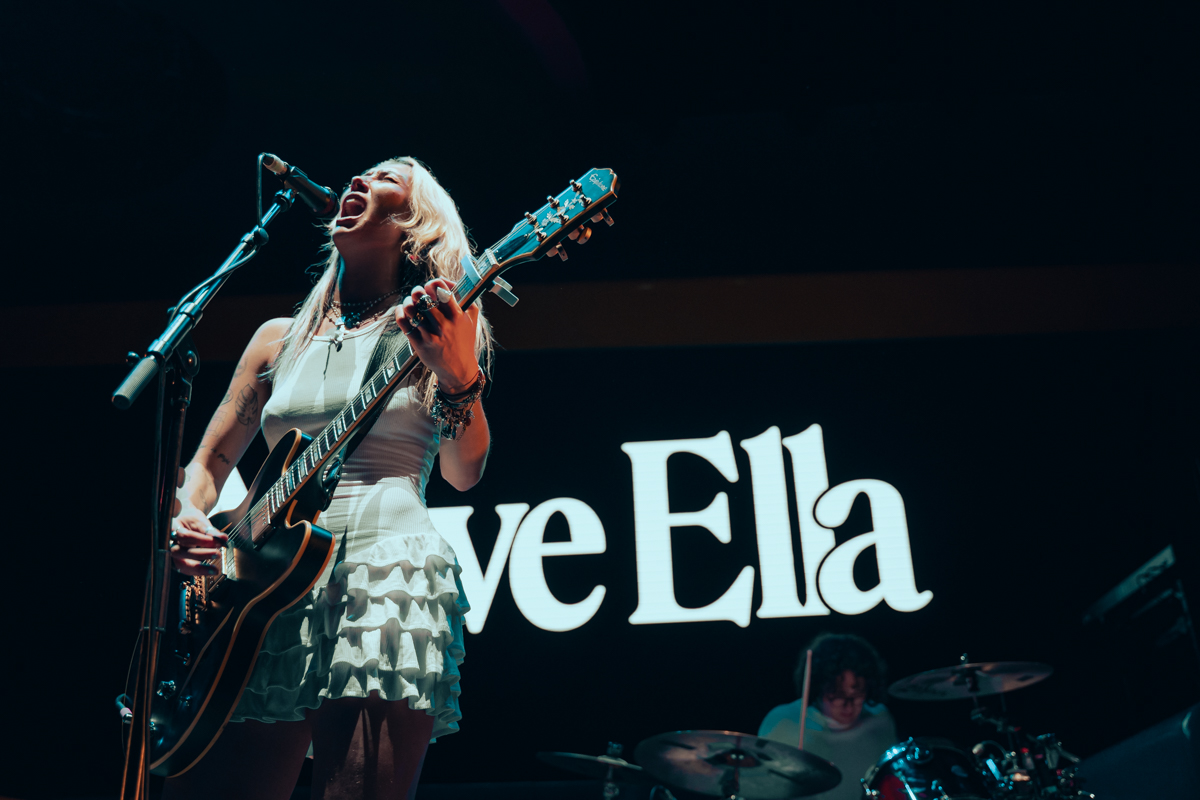 Nieve Ella @ Vorst Nationaal, picture 18, photographed by Jelle Meersschaut - FrontView Magazine