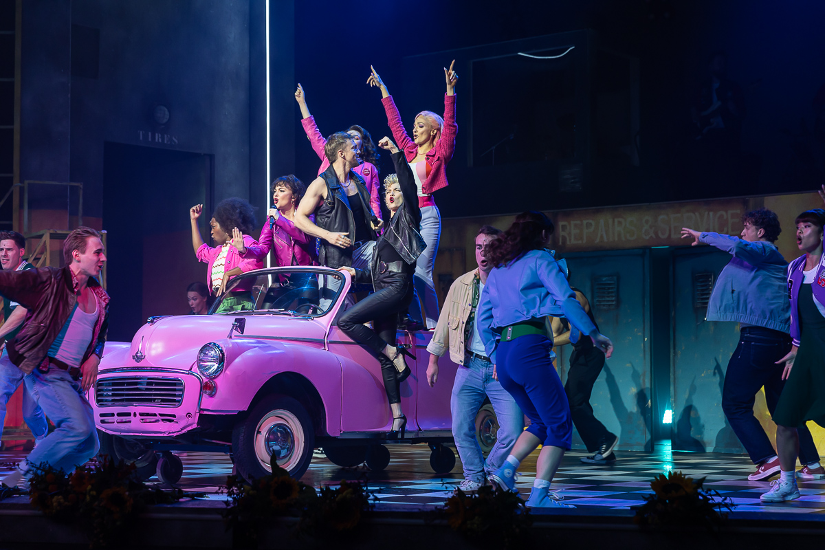 Première Grease @ Stadsschouwburg Antwerpen, picture 30, photographed by Marc Verdonck - FrontView Magazine