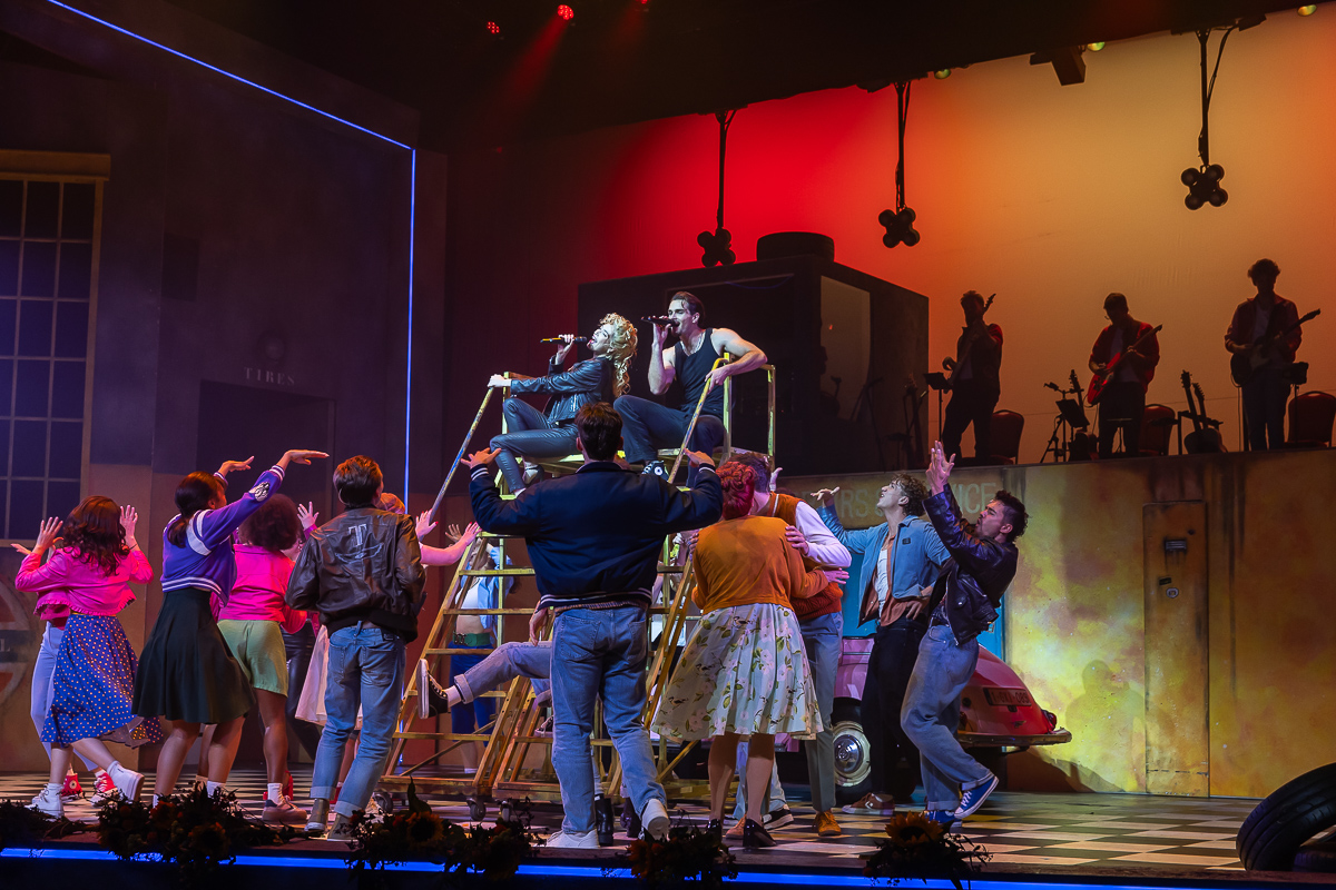 Première Grease @ Stadsschouwburg Antwerpen, picture 31, photographed by Marc Verdonck - FrontView Magazine