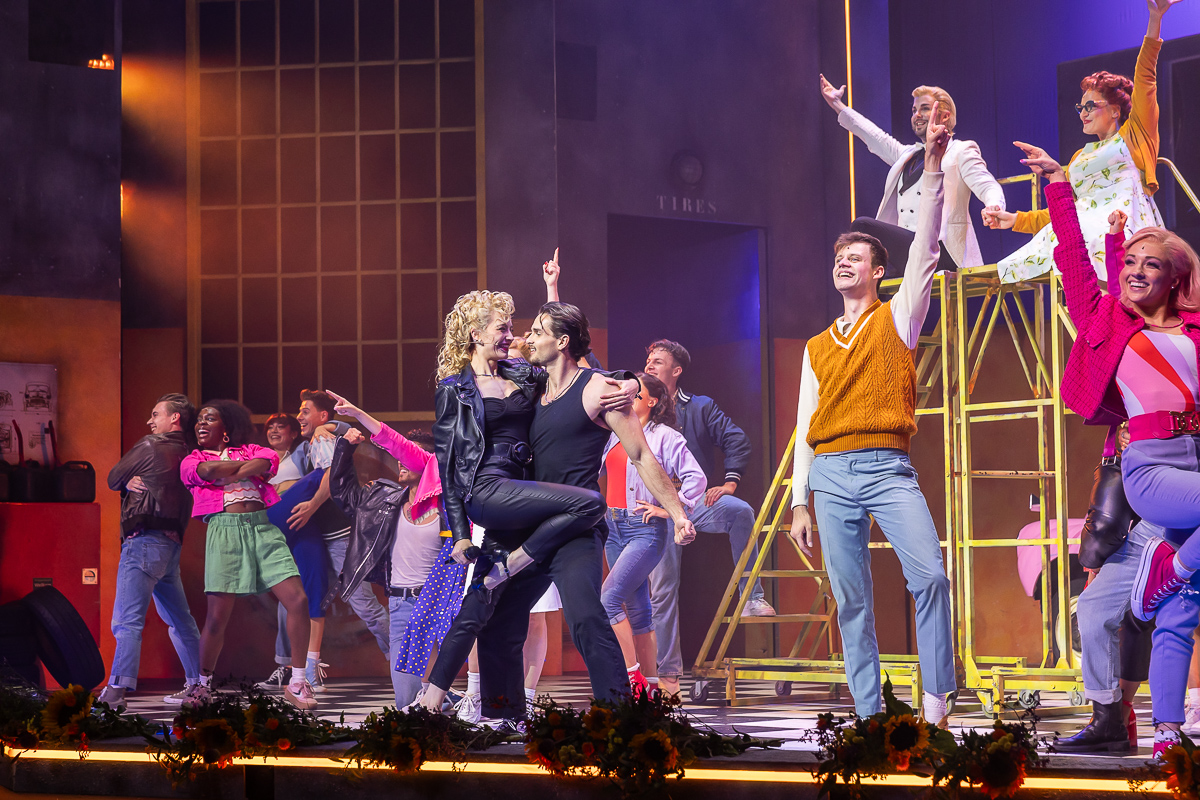 Première Grease @ Stadsschouwburg Antwerpen, picture 33, photographed by Marc Verdonck - FrontView Magazine
