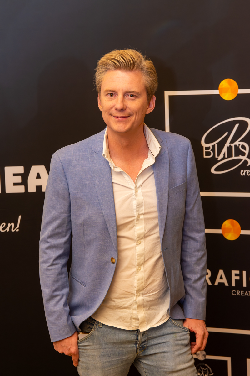 Première voor hetzelfde geld @ Het farcetheater, picture 8, photographed by Jurgen Van De Maele - FrontView Magazine