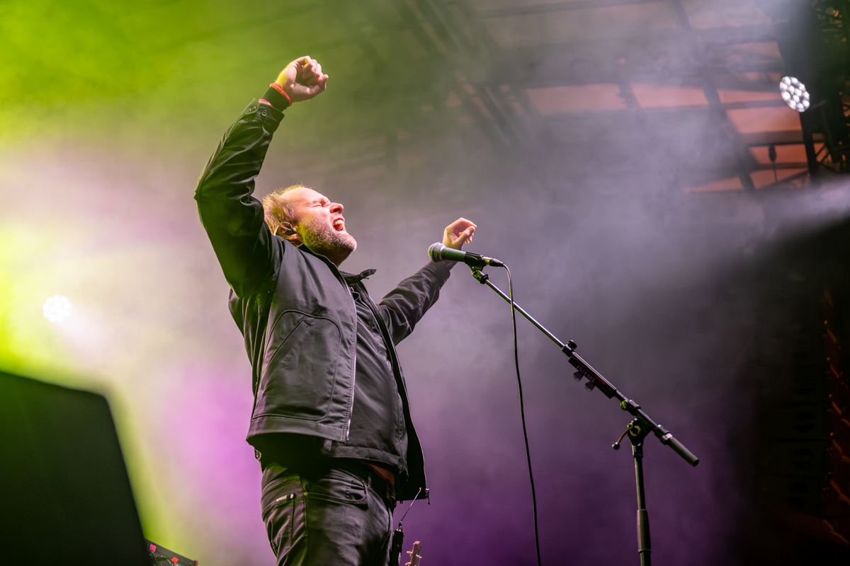 Admiral Freebee @ Repmond Rock, picture 6, photographed by Bart Janssens - FrontView Magazine