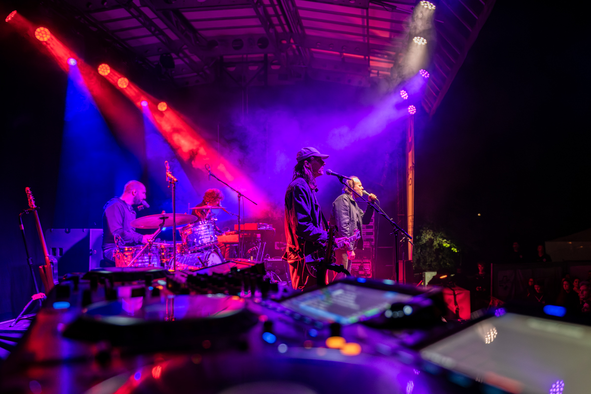 Admiral Freebee @ Repmond Rock, picture 16, photographed by Bart Janssens - FrontView Magazine