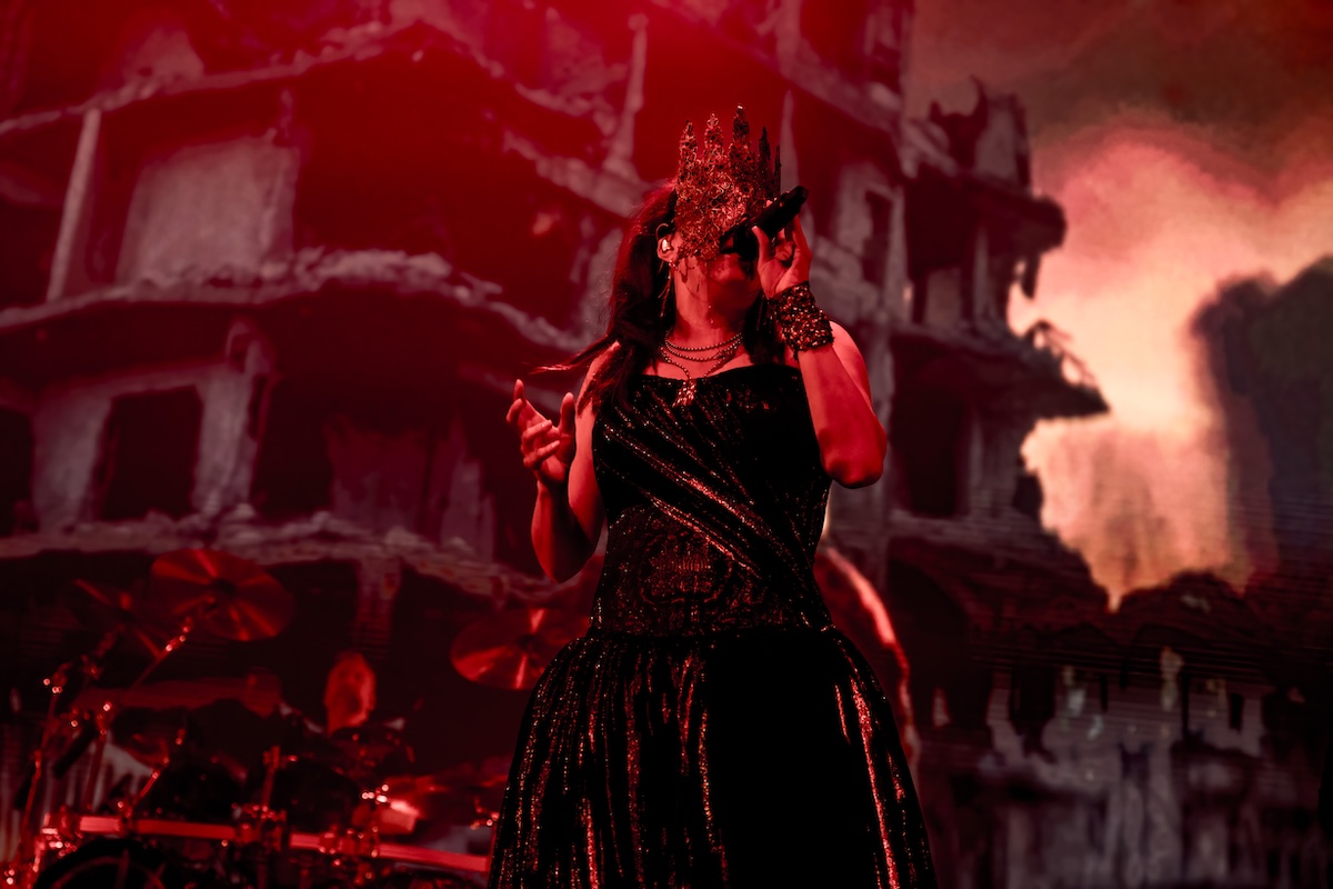 Within Temptation @ 013, picture 4, photographed by Dorien Goetschalckx - FrontView Magazine