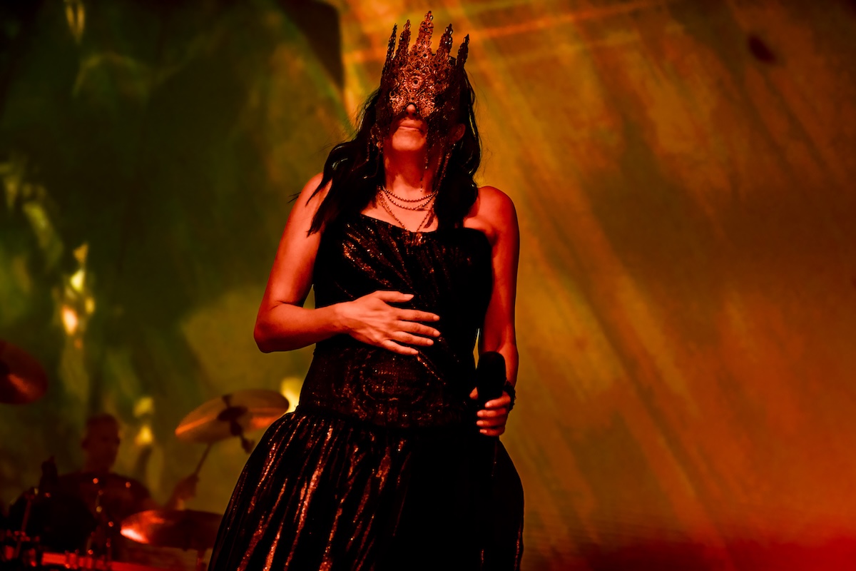 Within Temptation @ 013, picture 5, photographed by Dorien Goetschalckx - FrontView Magazine
