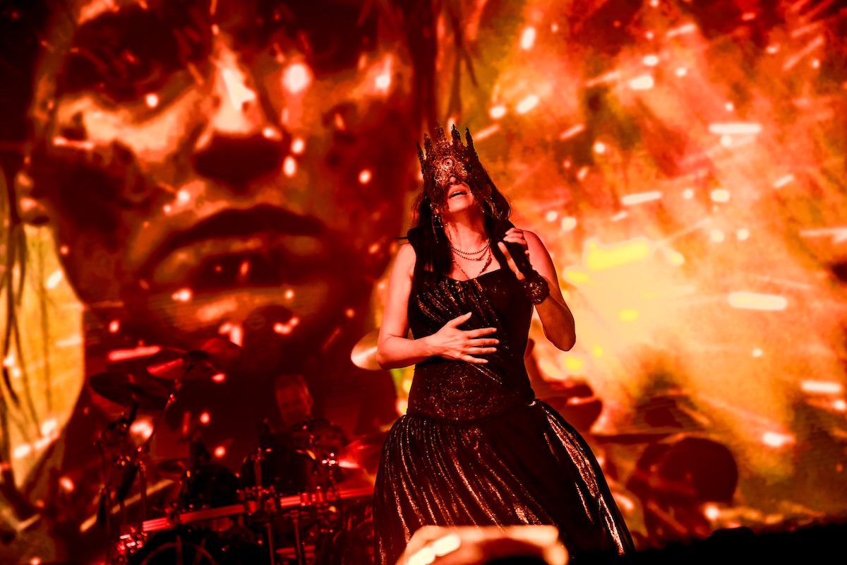 Within Temptation @ 013, picture 12, photographed by Dorien Goetschalckx - FrontView Magazine