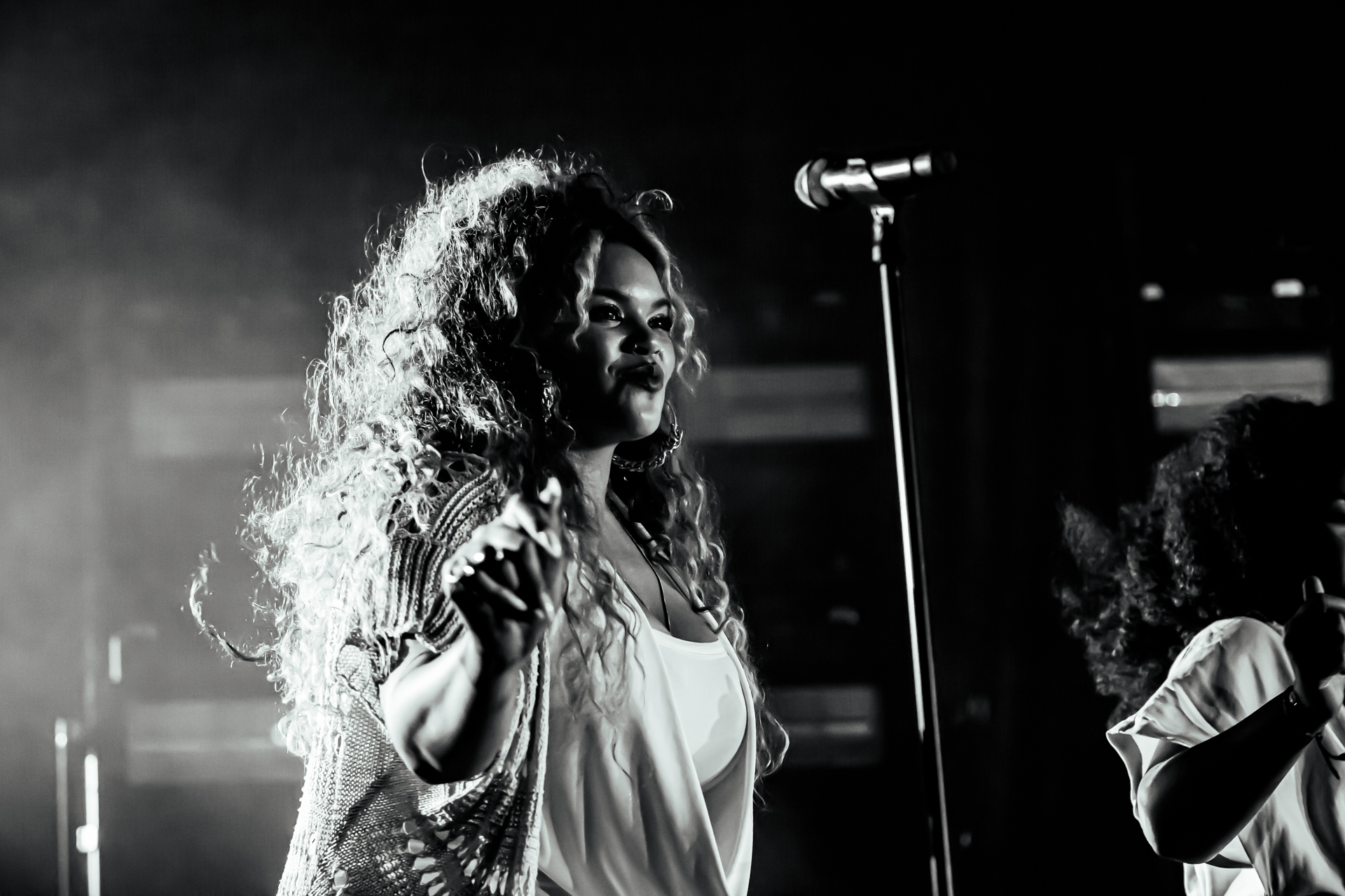 Selah Sue @ Het Depot, picture 7, photographed by Leen Verlinden - FrontView Magazine