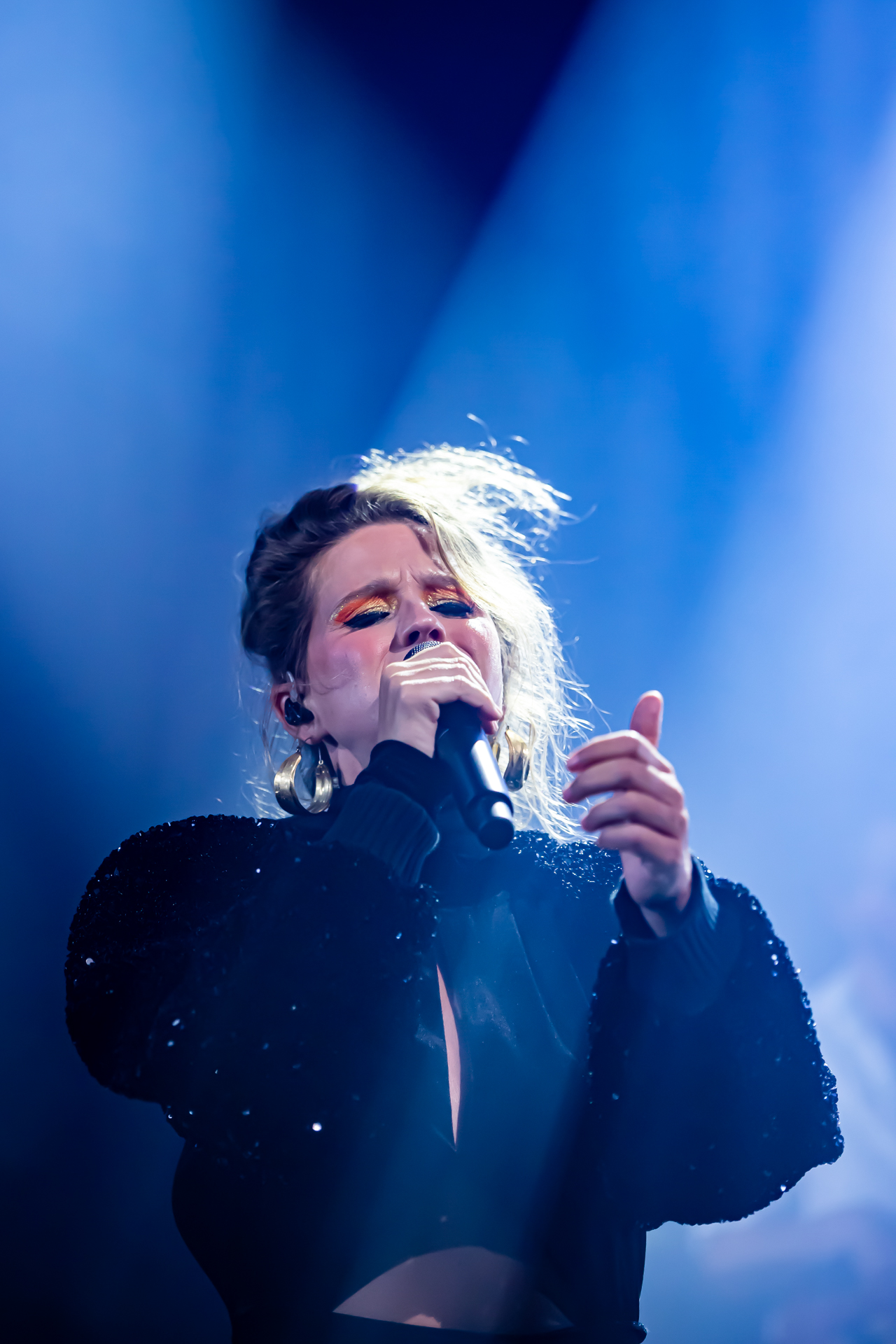 Selah Sue @ Het Depot, picture 9, photographed by Leen Verlinden - FrontView Magazine