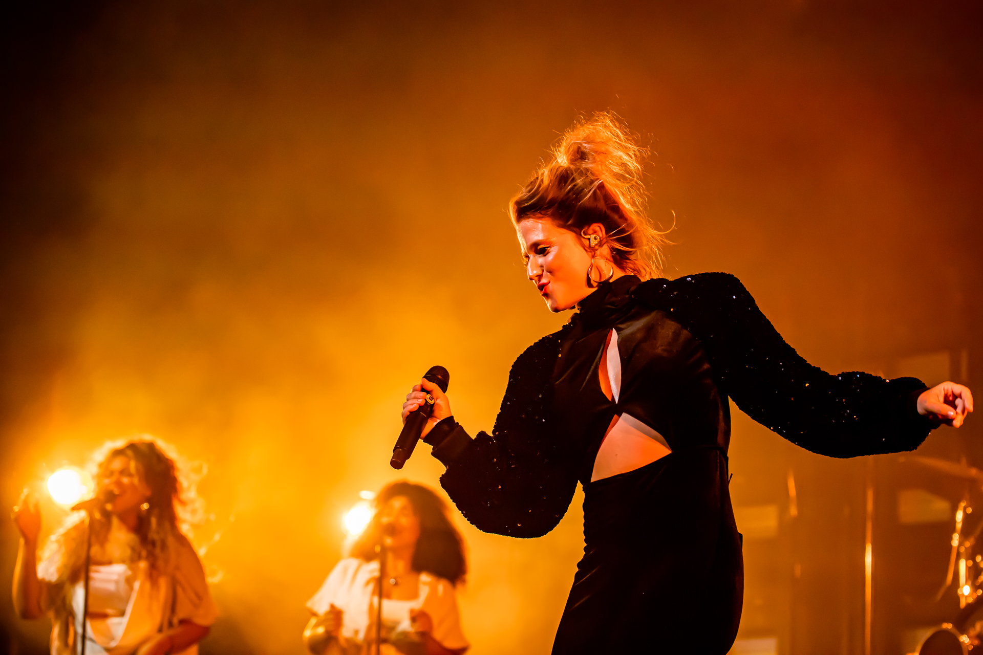 Selah Sue @ Het Depot, picture 14, photographed by Leen Verlinden - FrontView Magazine