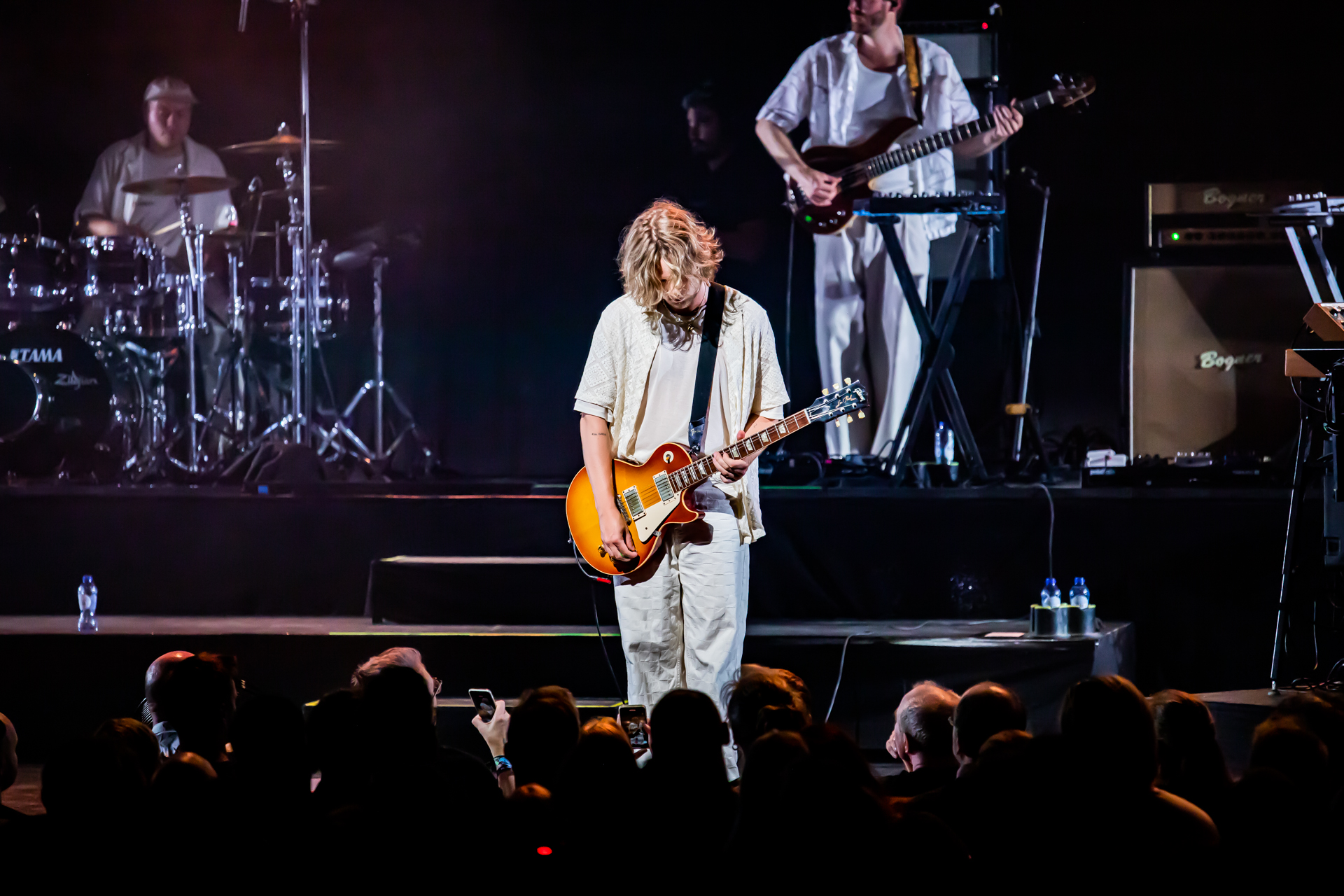 Selah Sue @ Het Depot, picture 23, photographed by Leen Verlinden - FrontView Magazine