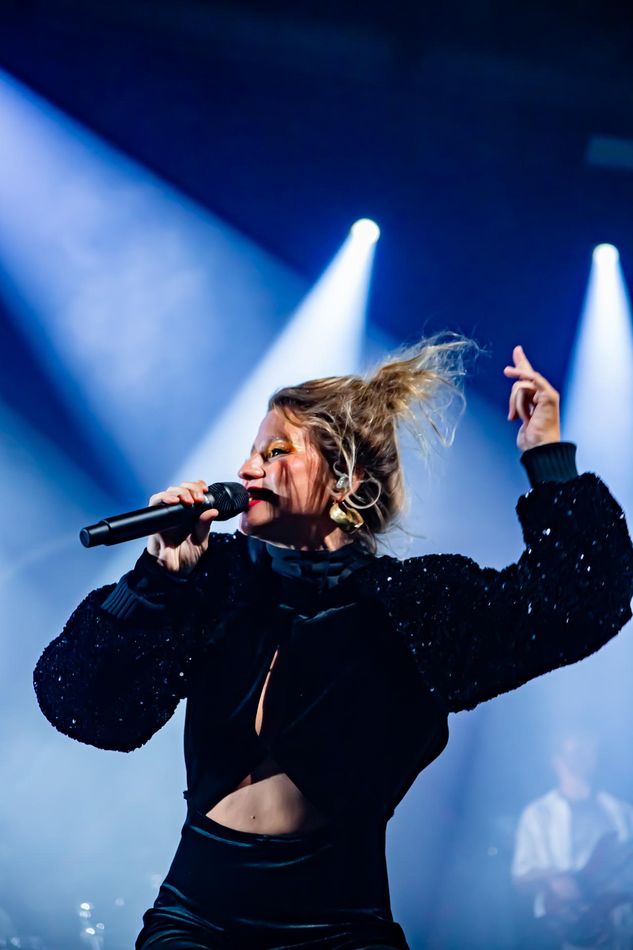 Selah Sue @ Het Depot, picture 25, photographed by Leen Verlinden - FrontView Magazine