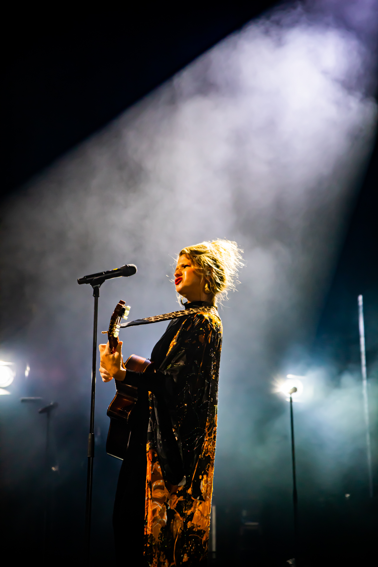 Selah Sue @ Het Depot, picture 29, photographed by Leen Verlinden - FrontView Magazine