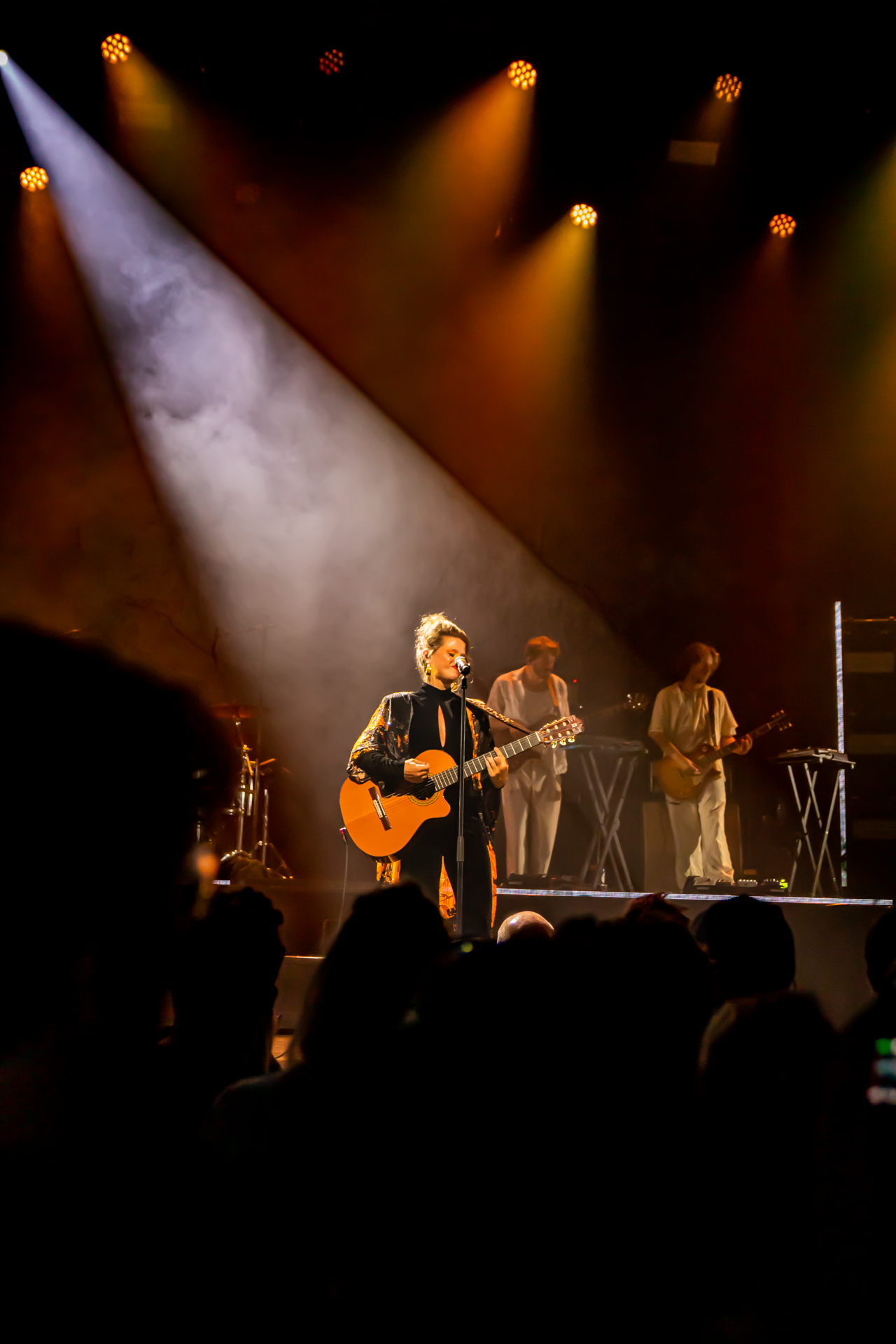 Selah Sue @ Het Depot, picture 30, photographed by Leen Verlinden - FrontView Magazine