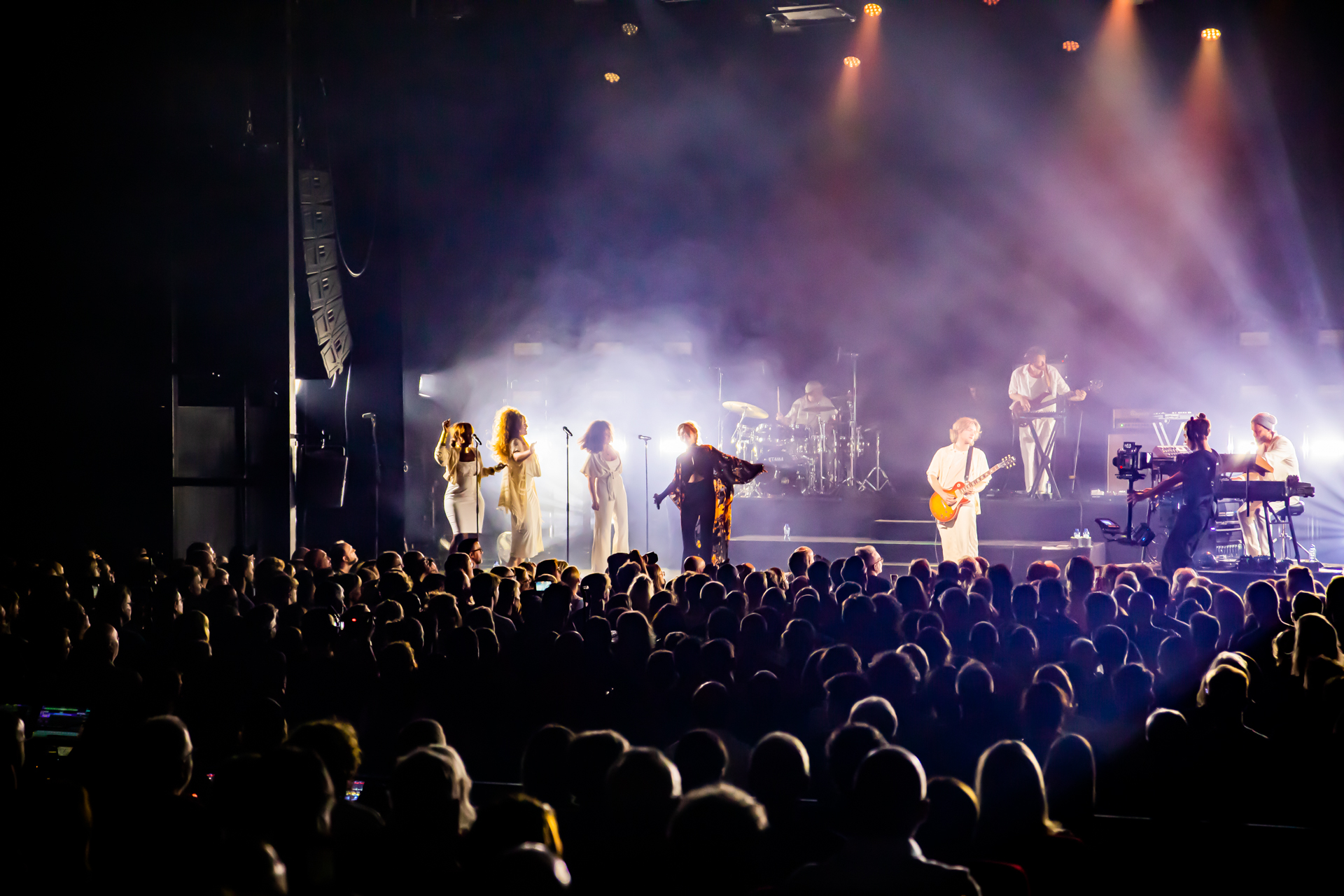 Selah Sue @ Het Depot, picture 33, photographed by Leen Verlinden - FrontView Magazine